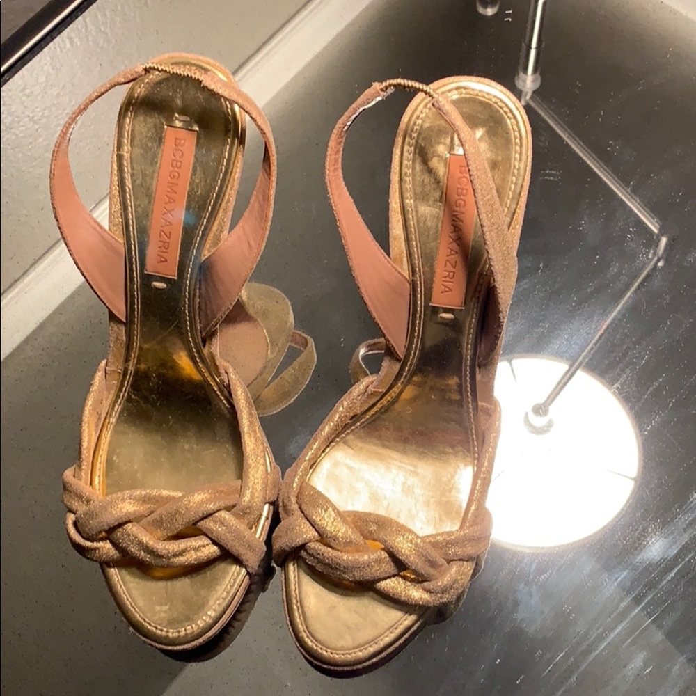 BCBGMAXAZRIA gold sandal